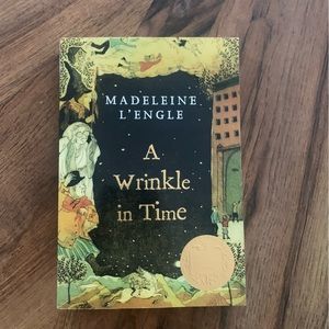 📚2/$12📚 Kid's Novel: A Wrinkle In Time by Madeleine L'Engle